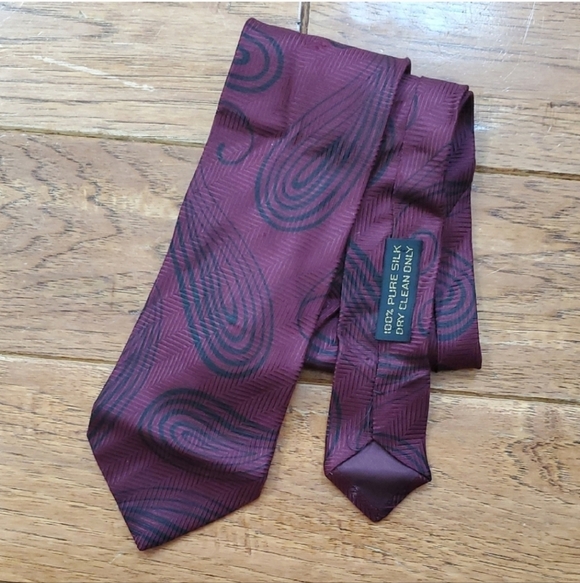 Giorgio Armani Silk Tie in Deep Burgundy